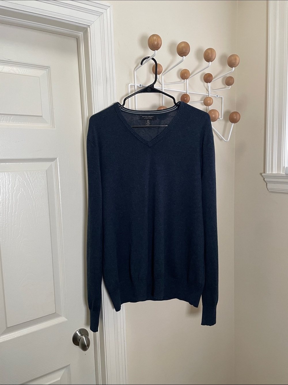 Banana Republic -  Silk Blend V-Neck Long Sleeve Sweater - Navy - L